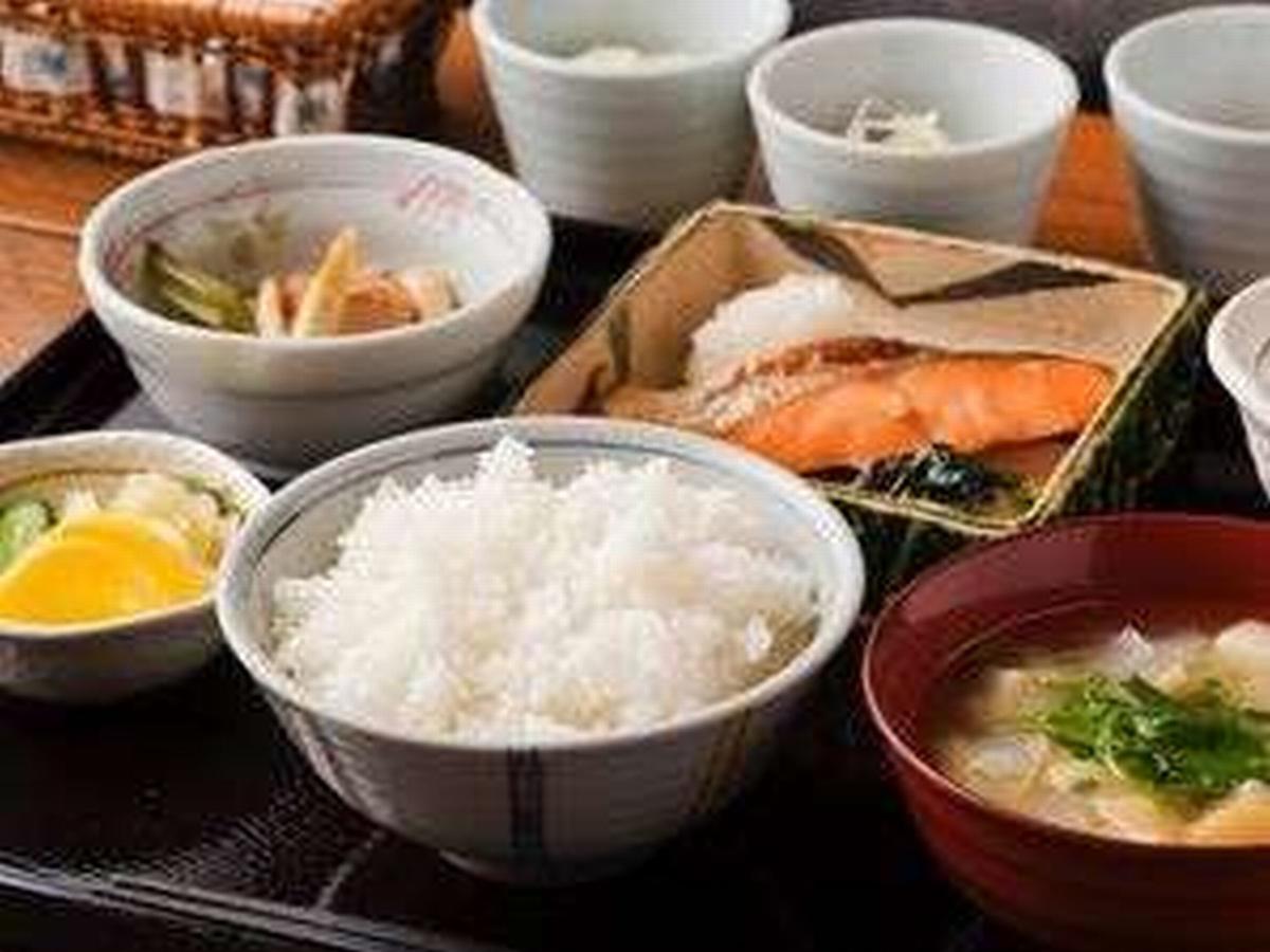 유라쿠 호텔 아와라 외부 사진